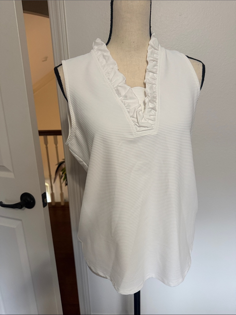 Chico's White Sleeveless Ruffle V-Neck Tank